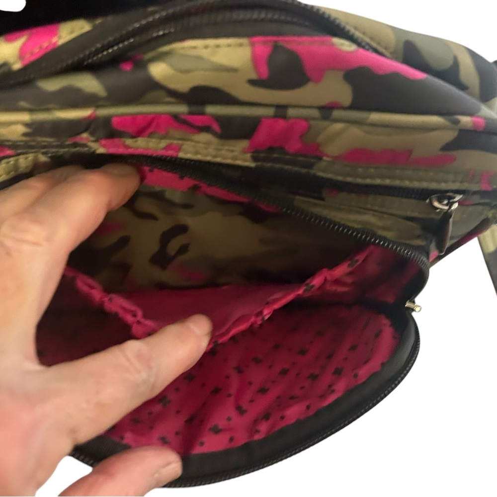 LUG Carousel Convertible Camo Green Pink Crossbody or to a Belt Bag Travel Purse - Picture 16 of 16